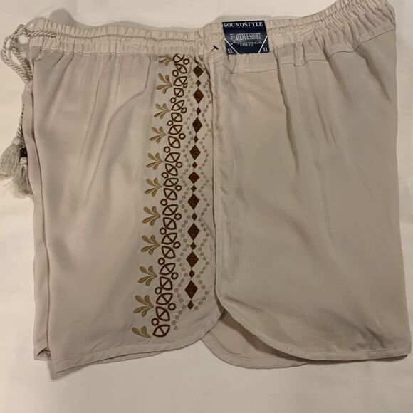 Sound/Style Size XL cream shorts with brown and tan embroidery down each side. - Picture 3 of 13